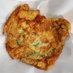 ไข่เจียวชะอมเเน่นๆ คุ้มราคาสุดๆ