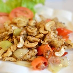 ไก่ผัดเม็ดกาหยู Chicken cashew nut