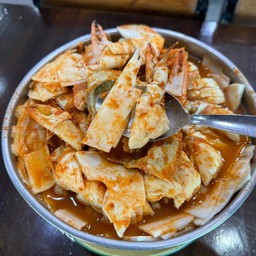 แกงส้มกุ้งหน่อไม้ดอง