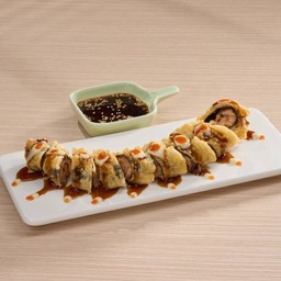 Spicy Salmon Temp Maki