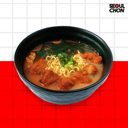 บะหมี่ไก่ทอดซุปกระดูกหมูข้น