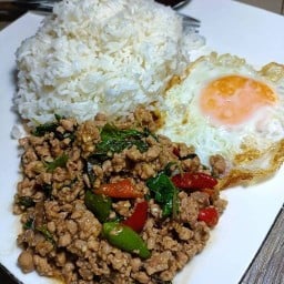 ข้าวมันไก่ (หลานยายจันทร์ค่ะ) สาขา2