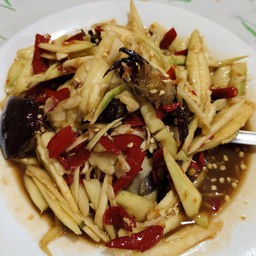 ตำมะม่วงปูนาดองหอมๆจ้า