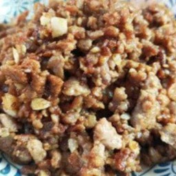 หมูสับกระเทียมพริกไทยราดข้าว