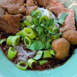 ก๋วยเตี๋ยวเนื้อ