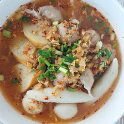 เกี๊ยวปลาต้มยำ