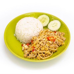ข้าวราดผัดหน่อไม้ใส่ไข่&หมูสับ