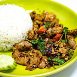 ข้าวราดกะเพราหมูชิ้น