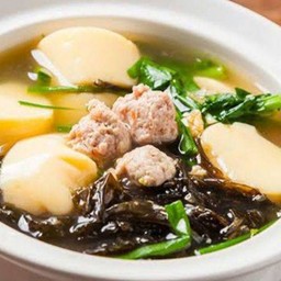 ต้มจืดเต้าหู้อ่อน หมูสับ สาหร่าย