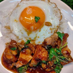 ครัวซอลกะเพราคาเฟ่ ช้างเคี่ยน