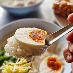 โจ๊กหมูธรรมดา ไข่เค็ม