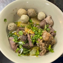 ก๋วยเตี๋ยว เนื้อแห้งพิเศษ