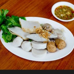 ลูกชิ้นปลาลวกจิ้ม