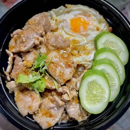 ข้าวหมูกระเทียม