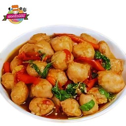 กะเพราหมูเด้ง ราดข้าว