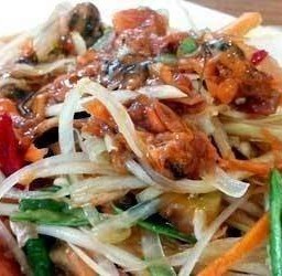 ตำหอยดอง