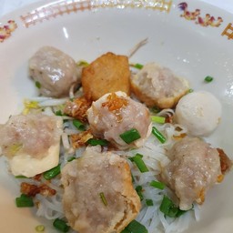 ก๋วยเตี๋ยว เส้นเล็ก (น้ำ)