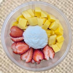 กรีกโยเกิร์ตรสออริจินอล 1สคูป+สตรอว์เบอร์รี่เกาหลีสด+มะม่วงสุก พร้อมน้ำผึ้ง