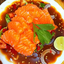 ยำแซลมอน