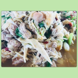 แกงไก่ใส่หน่อไม้ใส่ปลาร้า