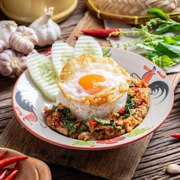 กะเพราเนื้อชิ้น