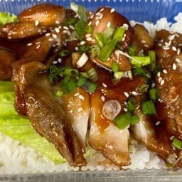 Kaoklong..ข้าวกระเพราสองพี่น้อง ข้าวกล่องพรีเมี่ยม