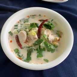 ต้มข่าไก่