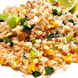 ข้าวผัดปลาเค็ม( L )     Salted Fish Fried Rice ( Large )