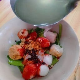 เกาเหลาเย็นตาโฟน้ำยำแคะรวม