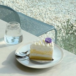 Coconut Fresh Cream Cake