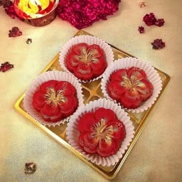 ขนมดอกชบานมสด 4 ดอก ถวายพระแม่ทุรคา พระแม่มารีอัมมัน