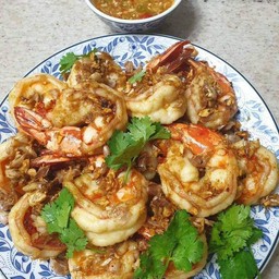 ข้าวกุ้งทอดกระเทียม