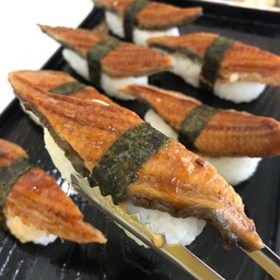 ซูชิปลาไหลญี่ปุ่นย่างซีอิ๊ว