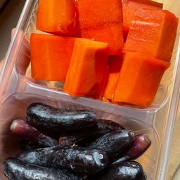 Ripe Papaya + Ready-to-eat Witch Grapes