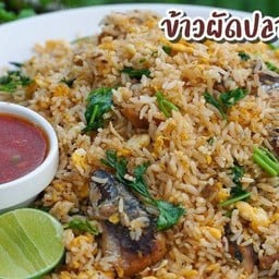 ข้าวผัดปลากระป๋อง