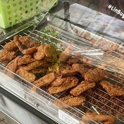 กล้วยทอด หน้าศูนย์บริหารการทะเบียนชุมพร