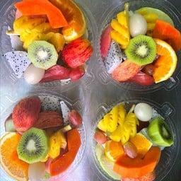 Seasonal Mixed Fruits