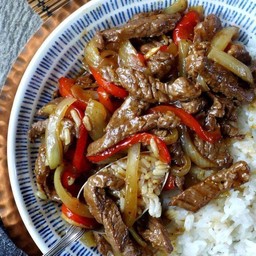 ข้าวเนื้อผัดพริกไทดำ