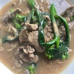 ราดหน้าเนื้อ