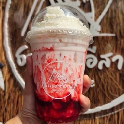 นมสดสตอเบอรี่เกาหลี