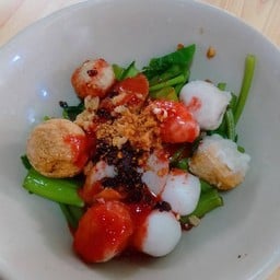 เกาเหลาเย็นตาโฟแคะรวมแห้งยำ