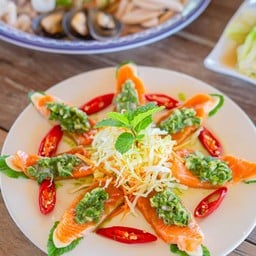 พล่าแซลมอน