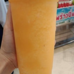 น้ำมะพร้าวปั่นนมสด น้ำส้มปั่น Lotus Tiwanon