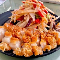 ตำปูปลาร้าหมูกรอบ