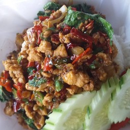 กระเพราไก่สับผัดพริกแห้ง