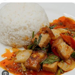 พริกเผาหมูกรอบราดข้าว