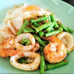 ผัดพริกแกงทะเล