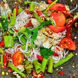 ตำขนมจีนผักลวก