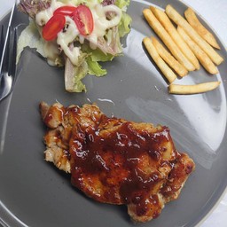 สเต็กไก่ ซอสพริกไทยดำ / ซอสบาร์บีคิว