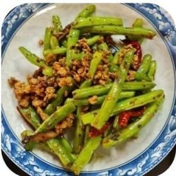 ผัดถั่วแขกซอสเสฉวน